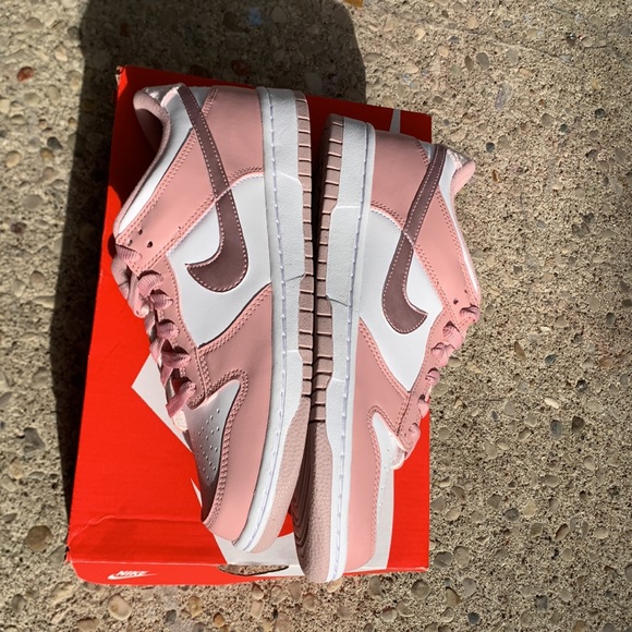 NEW Nike Dunk Low Pink Velvet Size 7Y /8.5 Women Pink Glaze - Picture 9 of 16